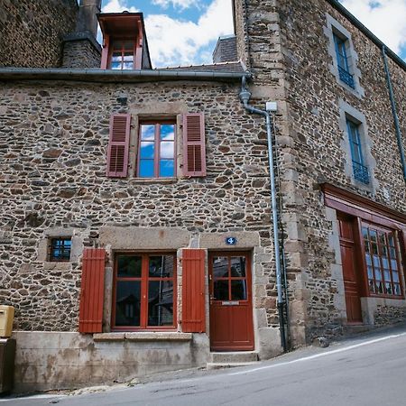 Maison Quartier Medieval Au Pied Du Chateau Fougeres Exterior photo